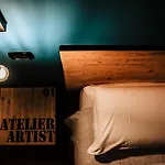 Bed & Breakfast Travel