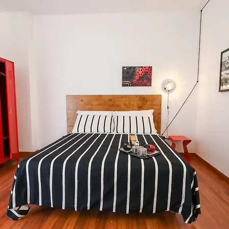 Alojamento de Acomodação e Pequeno-almoço Travel 4*