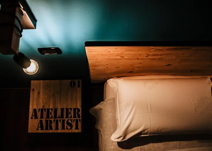 לינה וארוחת בוקר Travel